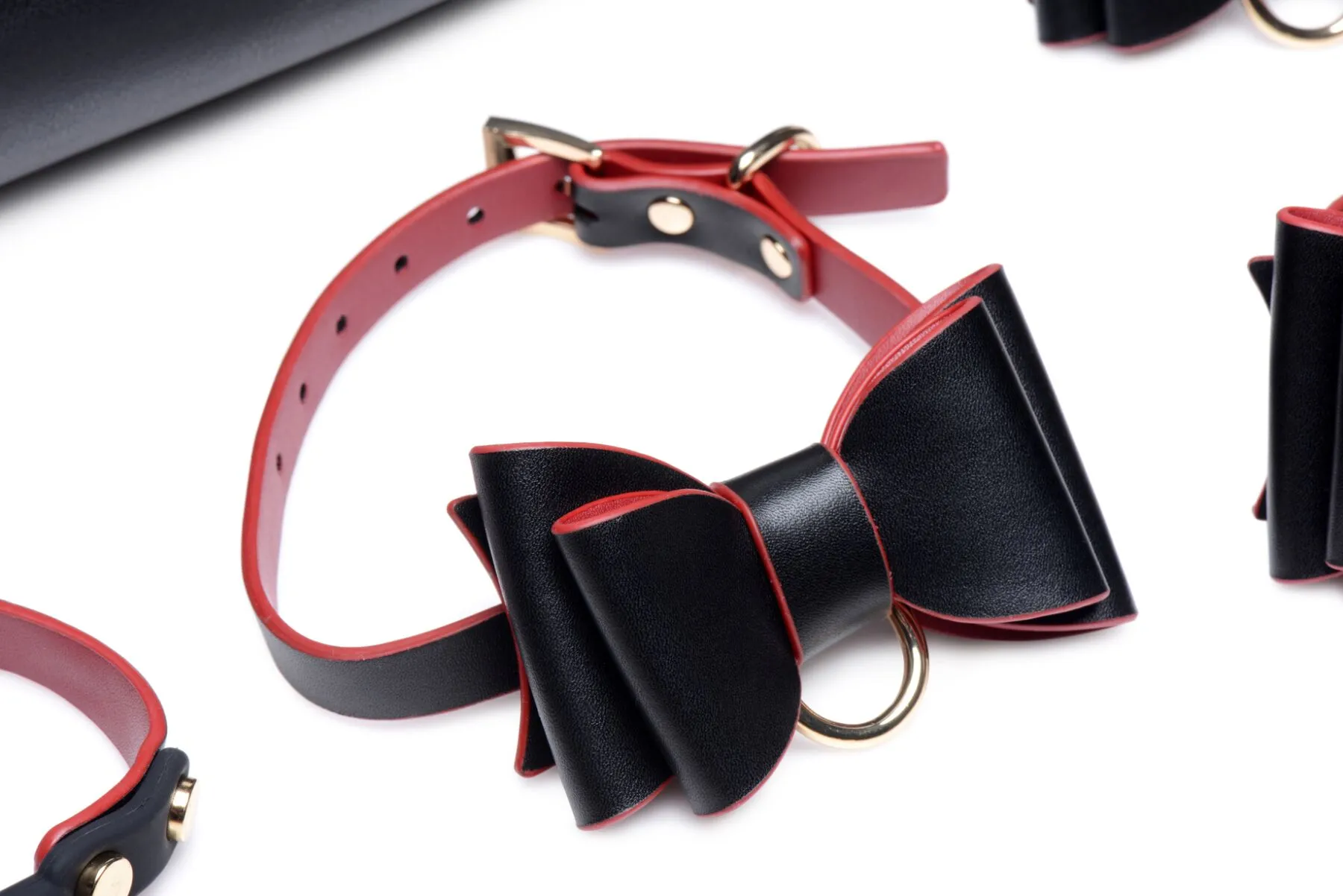 master-series-bow-luxury-bdsm-set-with-travel-bag-6 master-series-bow-luxury-bdsm-set-with-travel-bag-6
