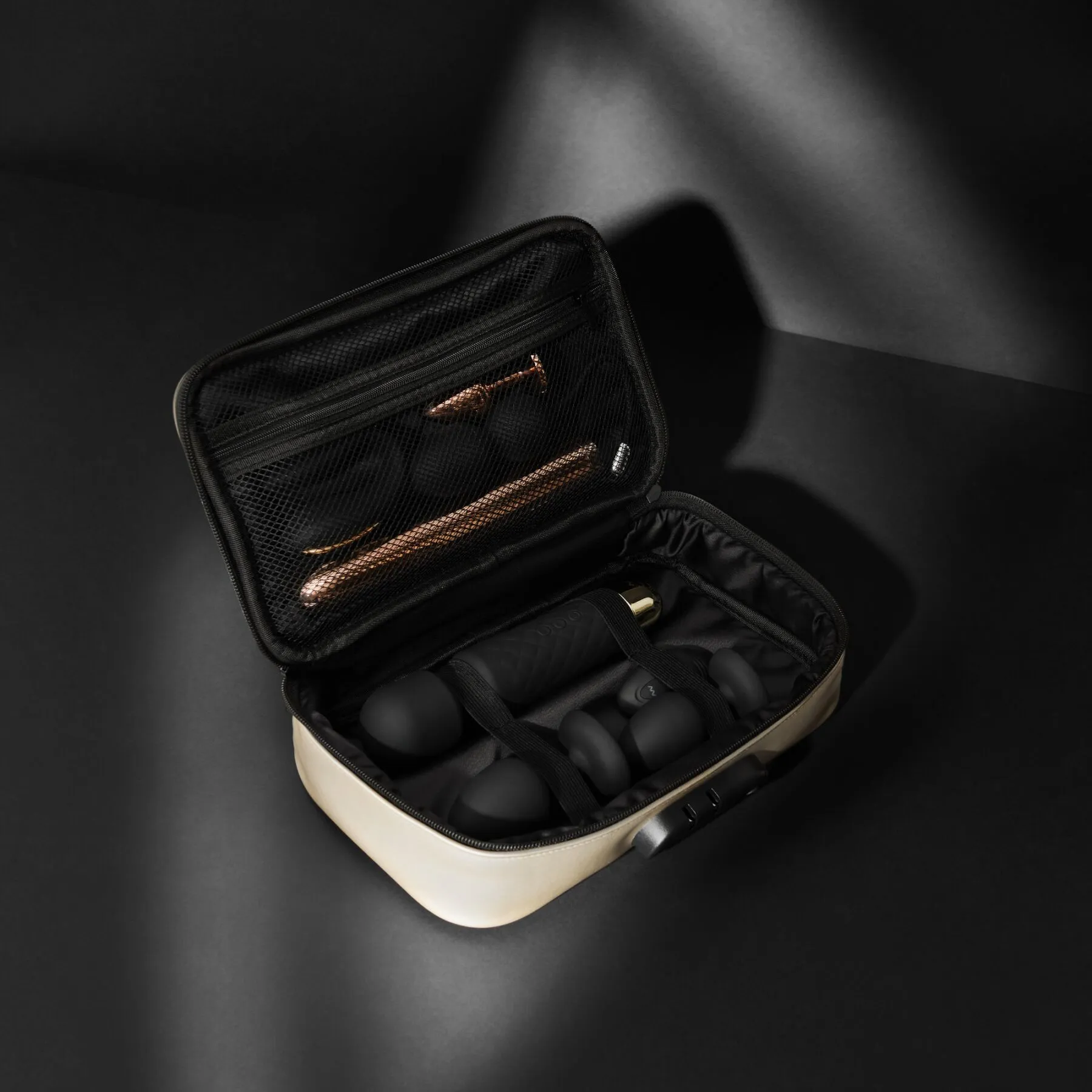 dorcel-discreet-box-luxury-gold-gold-11 dorcel-discreet-box-luxury-gold-gold-11