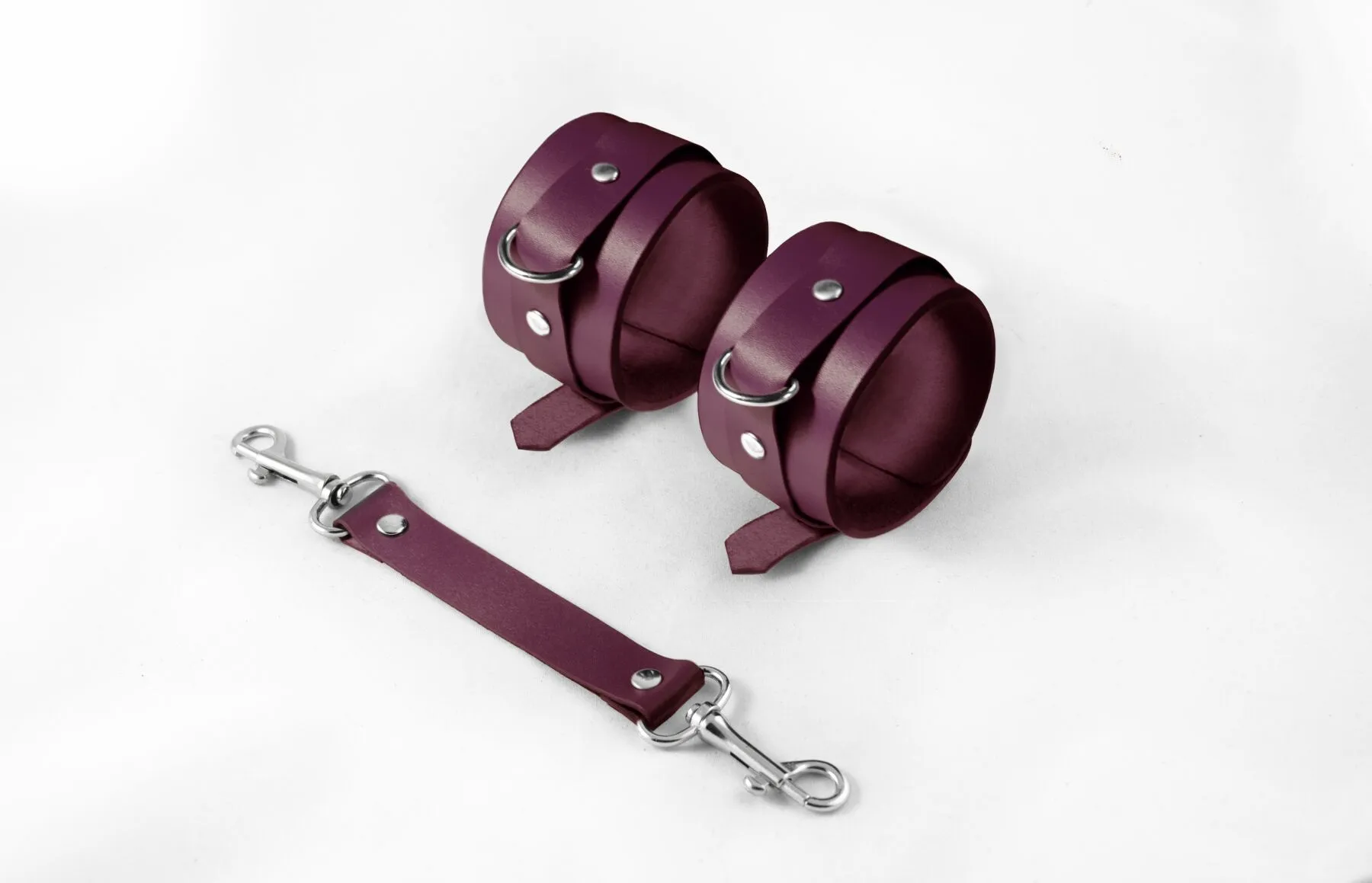 feral-feelings-hand-restraints-natural-leather-burgundy-default feral-feelings-hand-restraints-natural-leather-burgundy-default